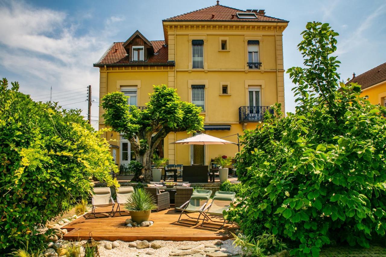 Hotel Des Dauphins Bourgoin-Jallieu Exterior photo